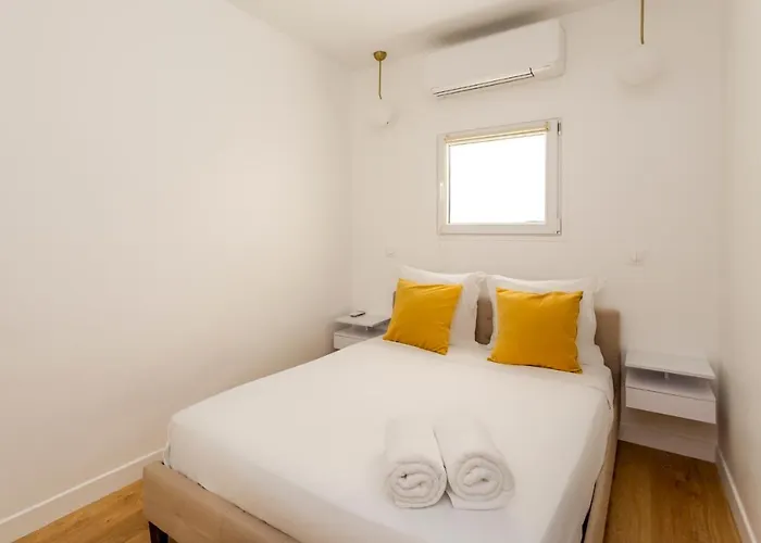 1 Bdr Bourse -opera With Ac Apart Otel Paris